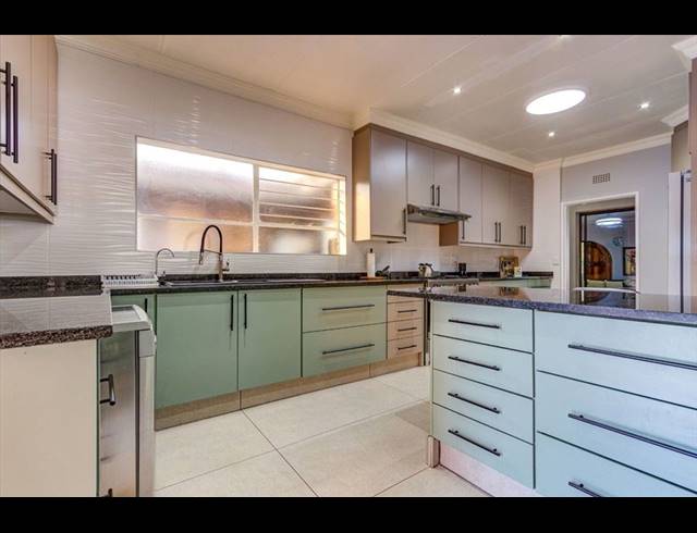 4 BEDROOM HOUSE FOR SALE IN EDLEEN